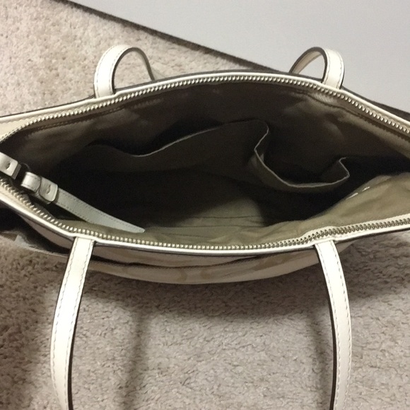 Authentic Coach signature purse - Picture 5 of 6